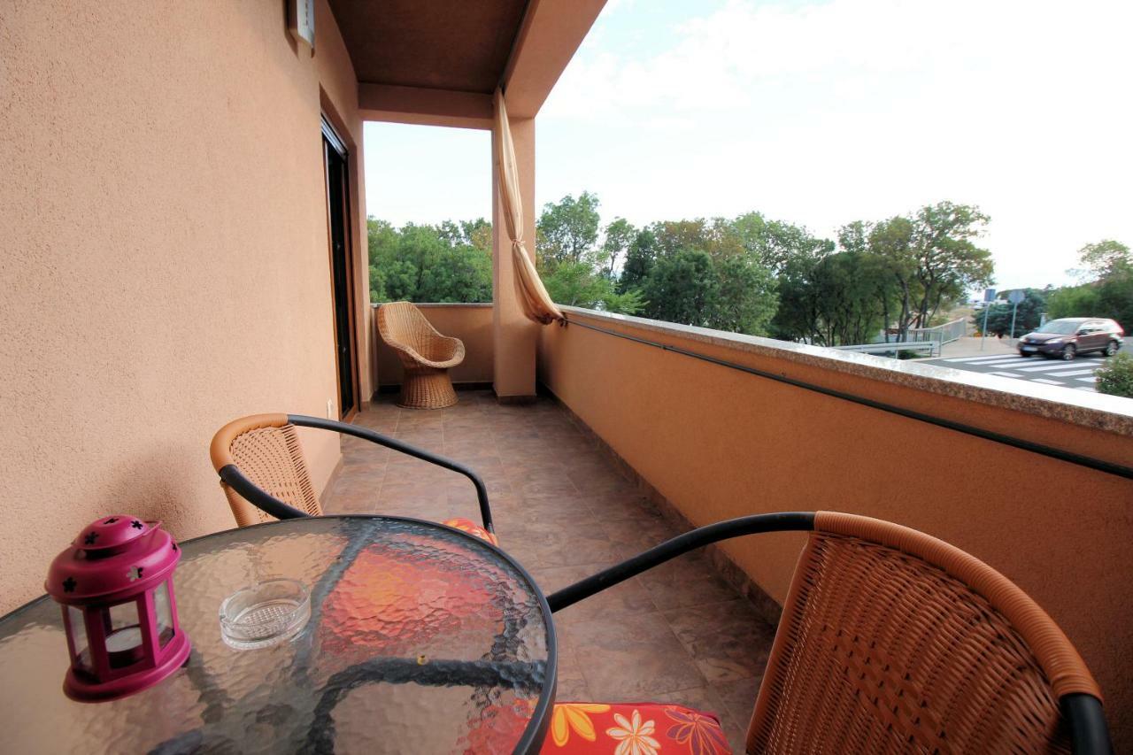 Apartmani Irena Novi Vinodolski Exterior foto
